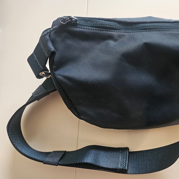 Lululemon Athletica City Adventure Belt Bag 2.5L- Colour: Submarine (Teal) - Picture 2 of 7